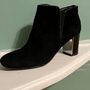 Donald J Pliner Cosmo Black Suede Ankle Boots 6.5M Chic Modern Classic